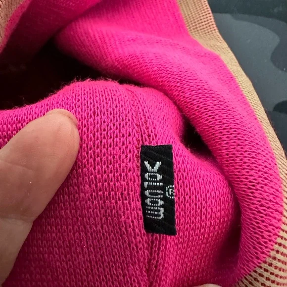 Genuine volcom hat - Picture 2 of 4